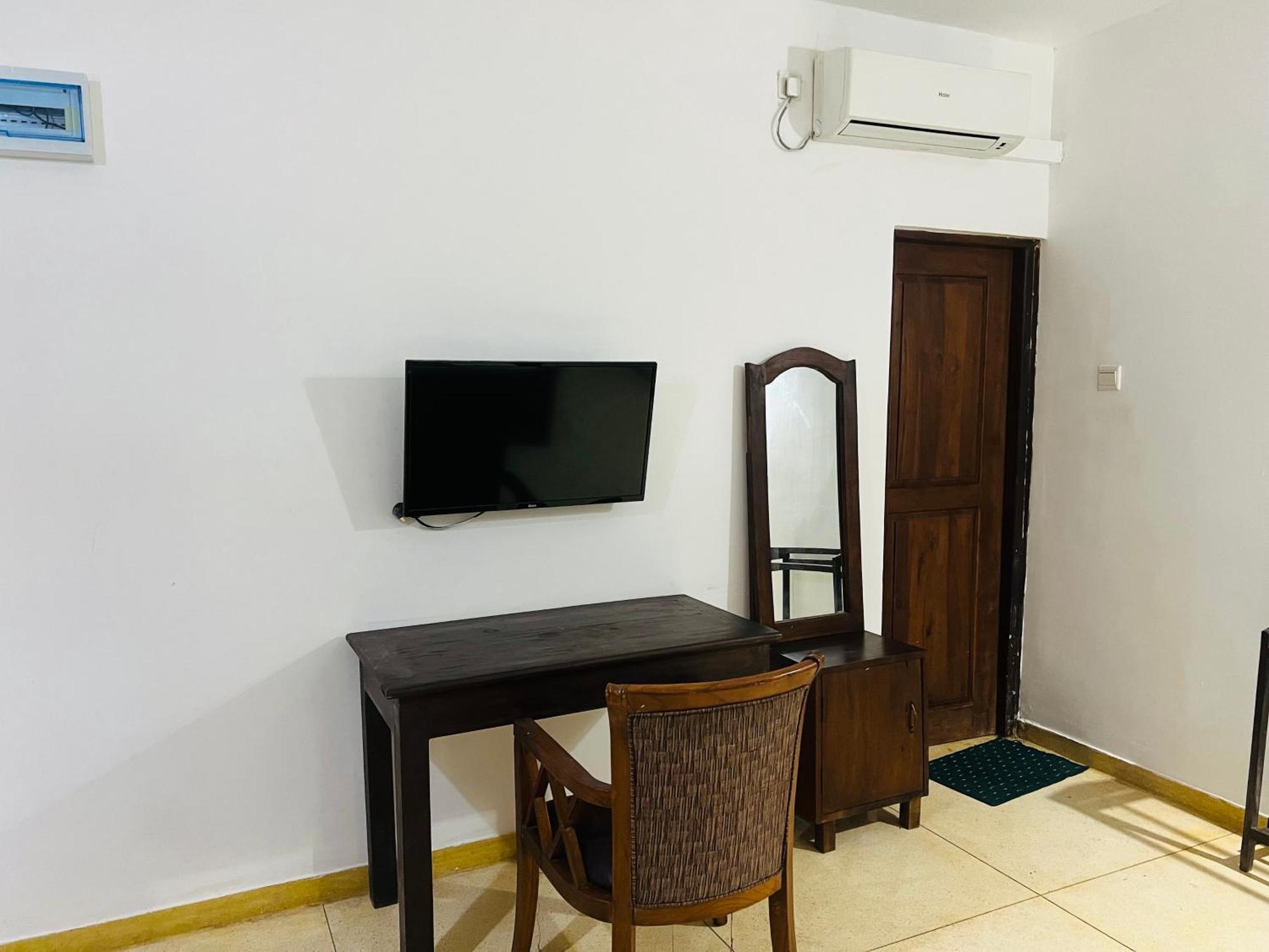 Kingfisher Resort & Retreat Sigiriya Bilik gambar
